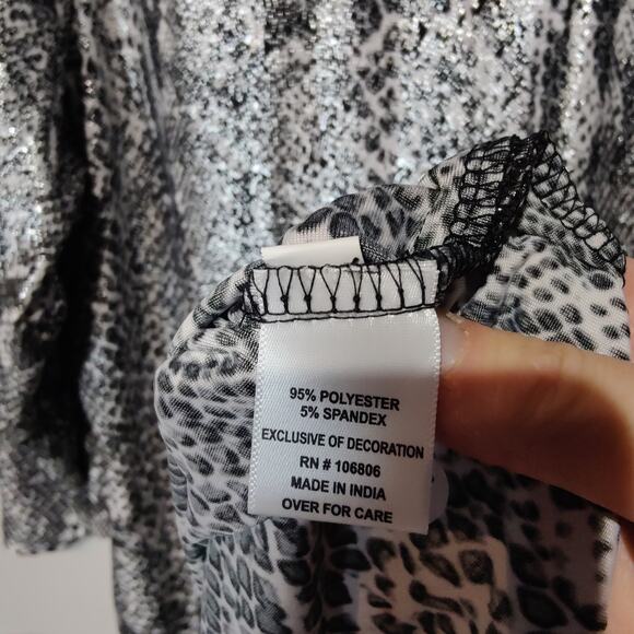Emily Daniels Women's Plus Sz 2X Silver Metallic Snake Print Blouse Stretch Knit - Picture 3 of 5